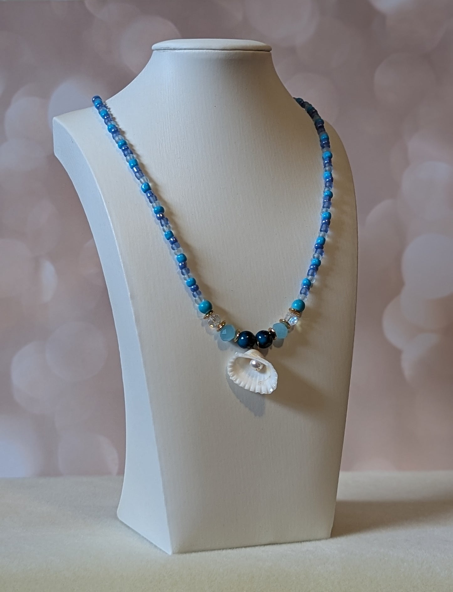 Clamshell Pendant Necklace