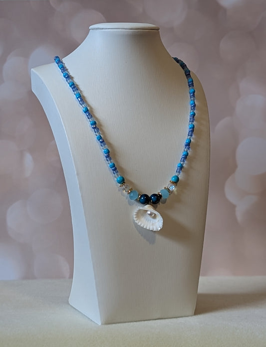 Clamshell Pendant Necklace